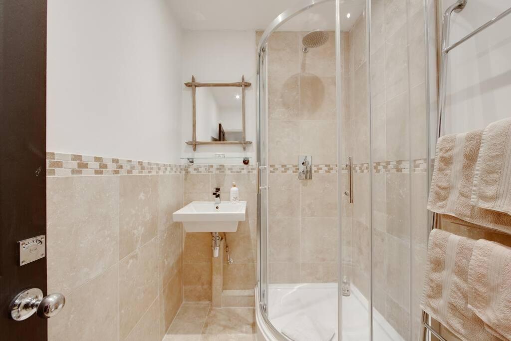 Princes Villa - Large Fully Self Contained Flat, 5 Minutes From The Sea Hastings Ngoại thất bức ảnh